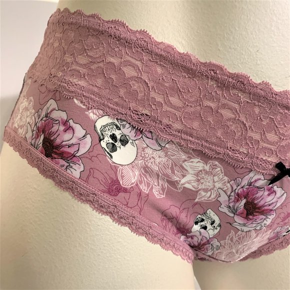 Torrid Hipster Panties Underwear Floral Wide Lace Skulls Plus Size 6 30 - Picture 2 of 4